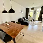 Apartmán Purer Luxus Mit 2 Schlafzimmern, Balkon Und Privat-parkplatz