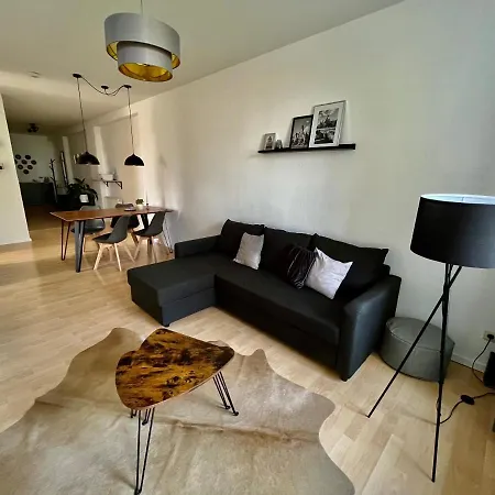 Daire Purer Luxus Mit 2 Schlafzimmern, Balkon Und Privat-parkplatz