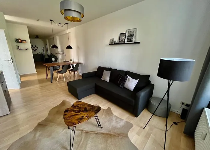 Lägenhet Purer Luxus Mit 2 Schlafzimmern, Balkon Und Privat-parkplatz