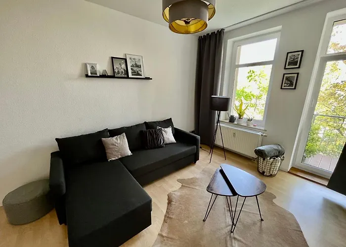 Lägenhet Purer Luxus Mit 2 Schlafzimmern, Balkon Und Privat-parkplatz *