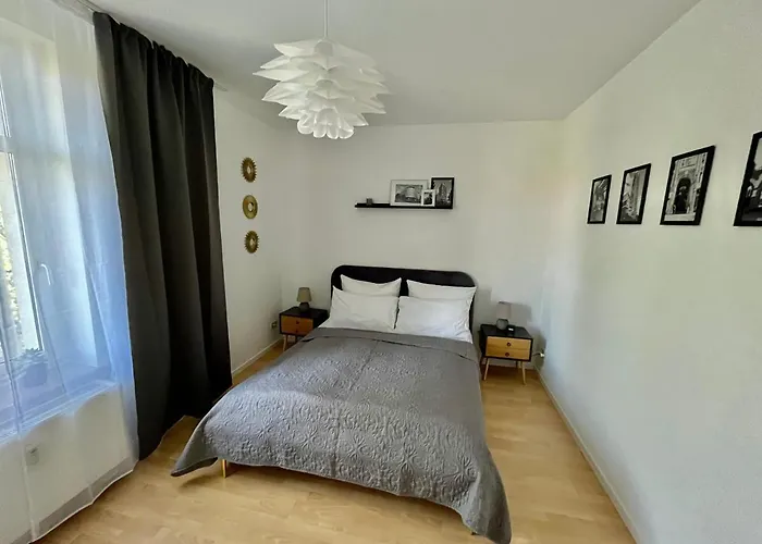 Purer Luxus Mit 2 Schlafzimmern, Balkon Und Privat-parkplatz Lägenhet