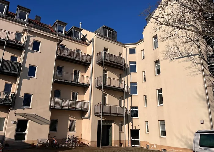 شقة Purer Luxus Mit 2 Schlafzimmern, Balkon Und Privat-parkplatz *