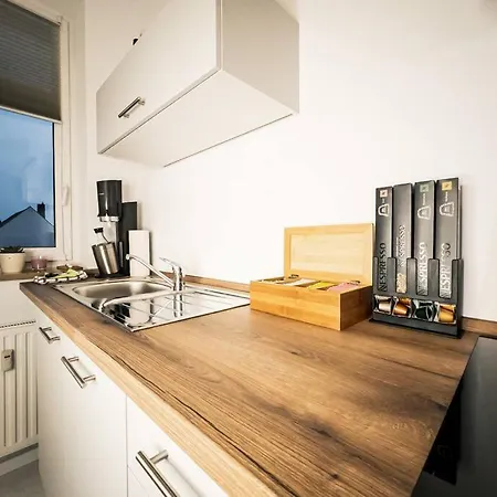 Purer Luxus Mit 2 Schlafzimmern, Balkon Und Privat-parkplatz * Leipzig