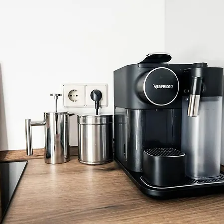 Purer Luxus Mit 2 Schlafzimmern, Balkon Und Privat-parkplatz Apartman *