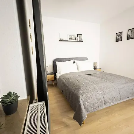 Purer Luxus Mit 2 Schlafzimmern, Balkon Und Privat-parkplatz Apartment *