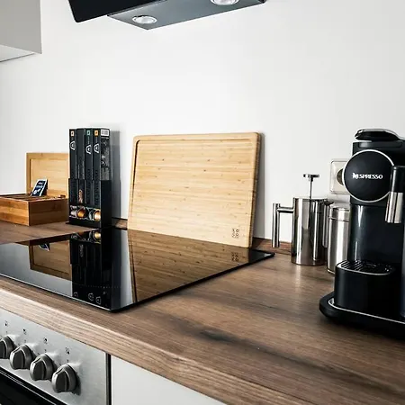 Purer Luxus Mit 2 Schlafzimmern, Balkon Und Privat-parkplatz Appartement *