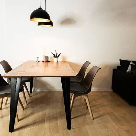 Purer Luxus Mit 2 Schlafzimmern, Balkon Und Privat-parkplatz Apartman *