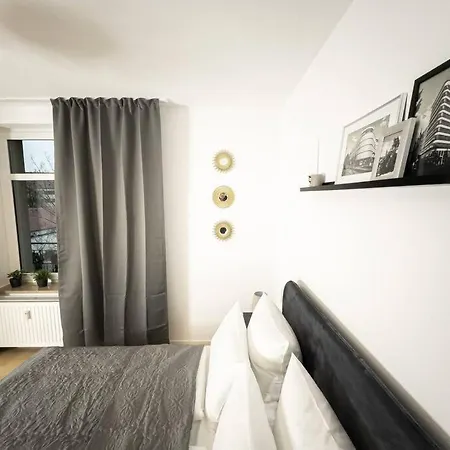 Purer Luxus Mit 2 Schlafzimmern, Balkon Und Privat-parkplatz 公寓 莱比锡