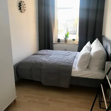 Purer Luxus Mit 2 Schlafzimmern, Balkon Und Privat-parkplatz Appartement Leipzig