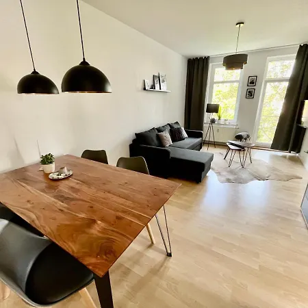 شقة Purer Luxus Mit 2 Schlafzimmern, Balkon Und Privat-parkplatz