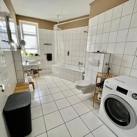 Apartamento Purer Luxus Mit 2 Schlafzimmern, Balkon Und Privat-parkplatz Leipzig