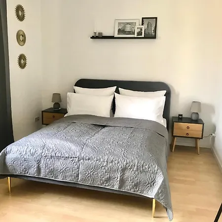 Purer Luxus Mit 2 Schlafzimmern, Balkon Und Privat-parkplatz Apartman Lipcse