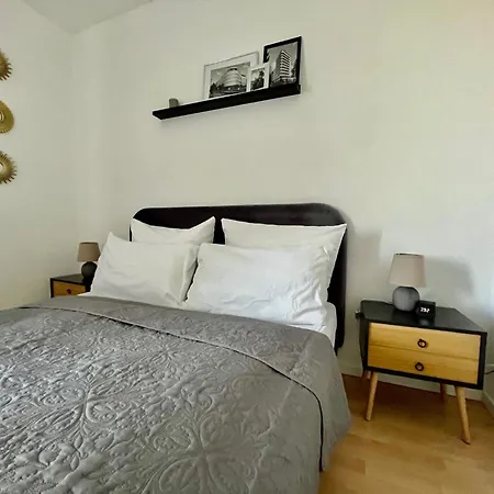 Apartman Purer Luxus Mit 2 Schlafzimmern, Balkon Und Privat-parkplatz