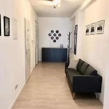 Purer Luxus Mit 2 Schlafzimmern, Balkon Und Privat-parkplatz شقة *