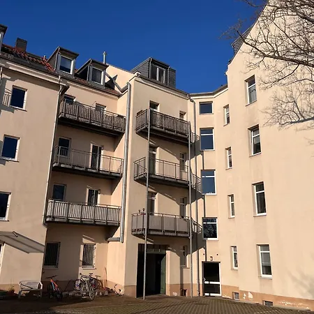 Apartman Purer Luxus Mit 2 Schlafzimmern, Balkon Und Privat-parkplatz *