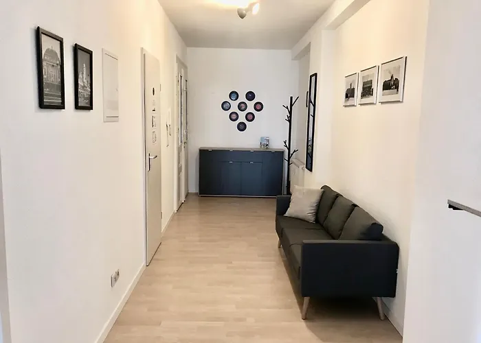 Purer Luxus Mit 2 Schlafzimmern, Balkon Und Privat-parkplatz アパート *